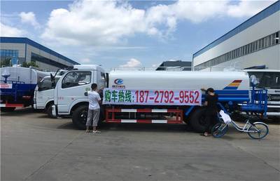 全液壓20噸霧炮車(chē)市場(chǎng)價(jià)格分析與選購(gòu)指南